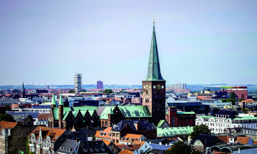 Aarhus Domkirke 825 år – om omsorgsarbejde, musikkultur, landsbykirker, hellighuse og havets betydning