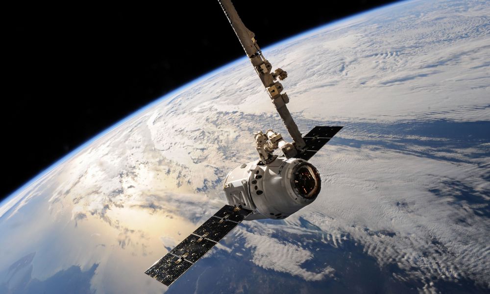 Rummet som strategisk domæne – satellitter, missilforsvar og magt i en sikkerhedspolitisk brydningstid